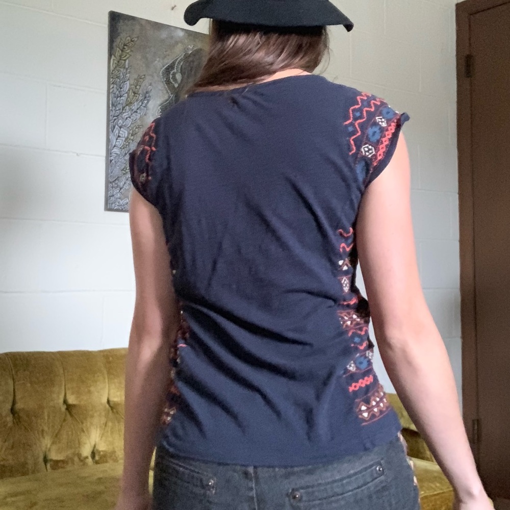 💛 Lucky brand navy blue side embroidered tank top - Picture 9 of 14